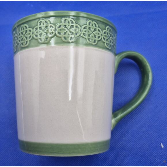 Two Celtic Knot Irish Blessing Stoneware Mugs Green Cream 15oz Capacity - Picture 7 of 12